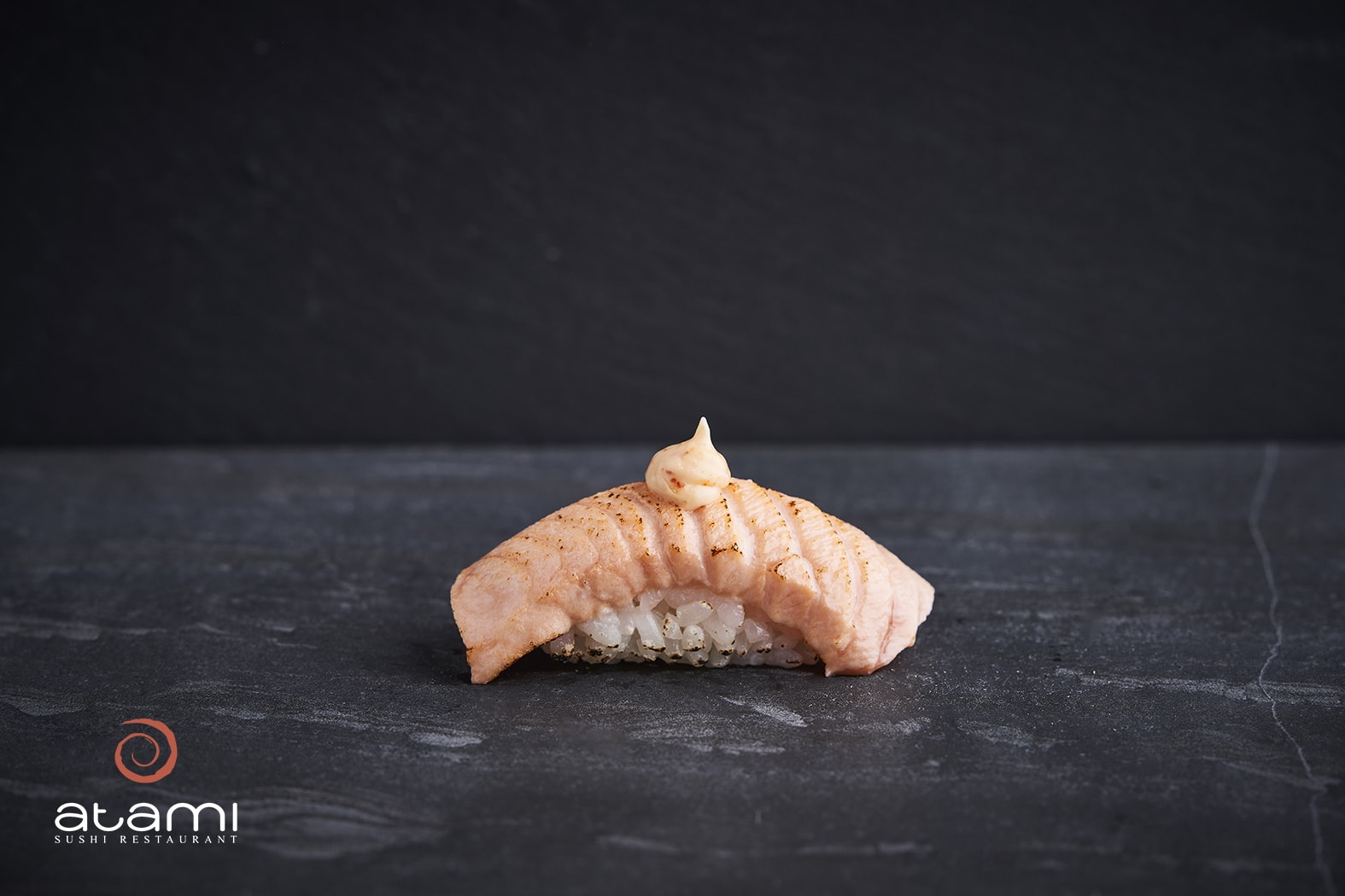 Atami253 253. Laks Tataki Med Spicy Mayo - Billede 1